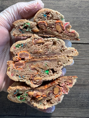 Snickerdoodle Cookie with Caramel M&Ms (12 Half Pack)