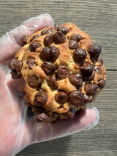Load image into Gallery viewer, Honey Peanut Butter Chocolate Chip Faced (12 Half Pack)