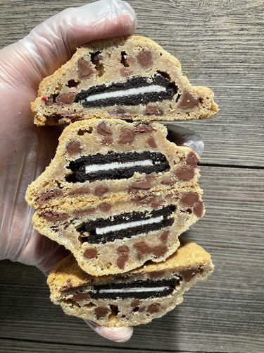 Oreo Stuffed Pumpkin Chocolate Chip Cookies (12 Half Pack)