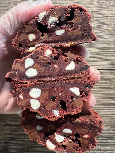 Red Velvet Cookies & Cream (12 Half Pack)